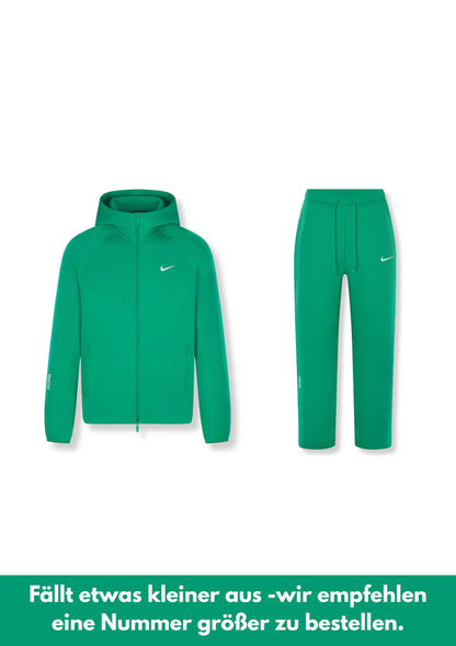 VIRAL TRACKSUIT